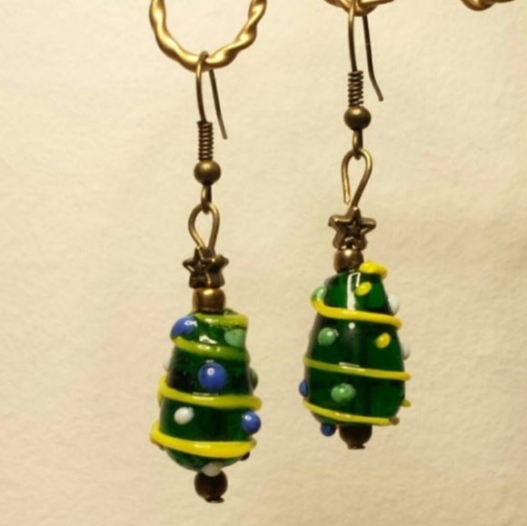 New handmade, two pairs of holiday cute earrings - Picture 3 of 3